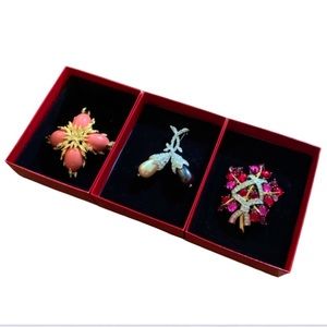 NWT Cindy Adams Collection Vintage 1990s Collectible Brooches/Pendants, Set of 3